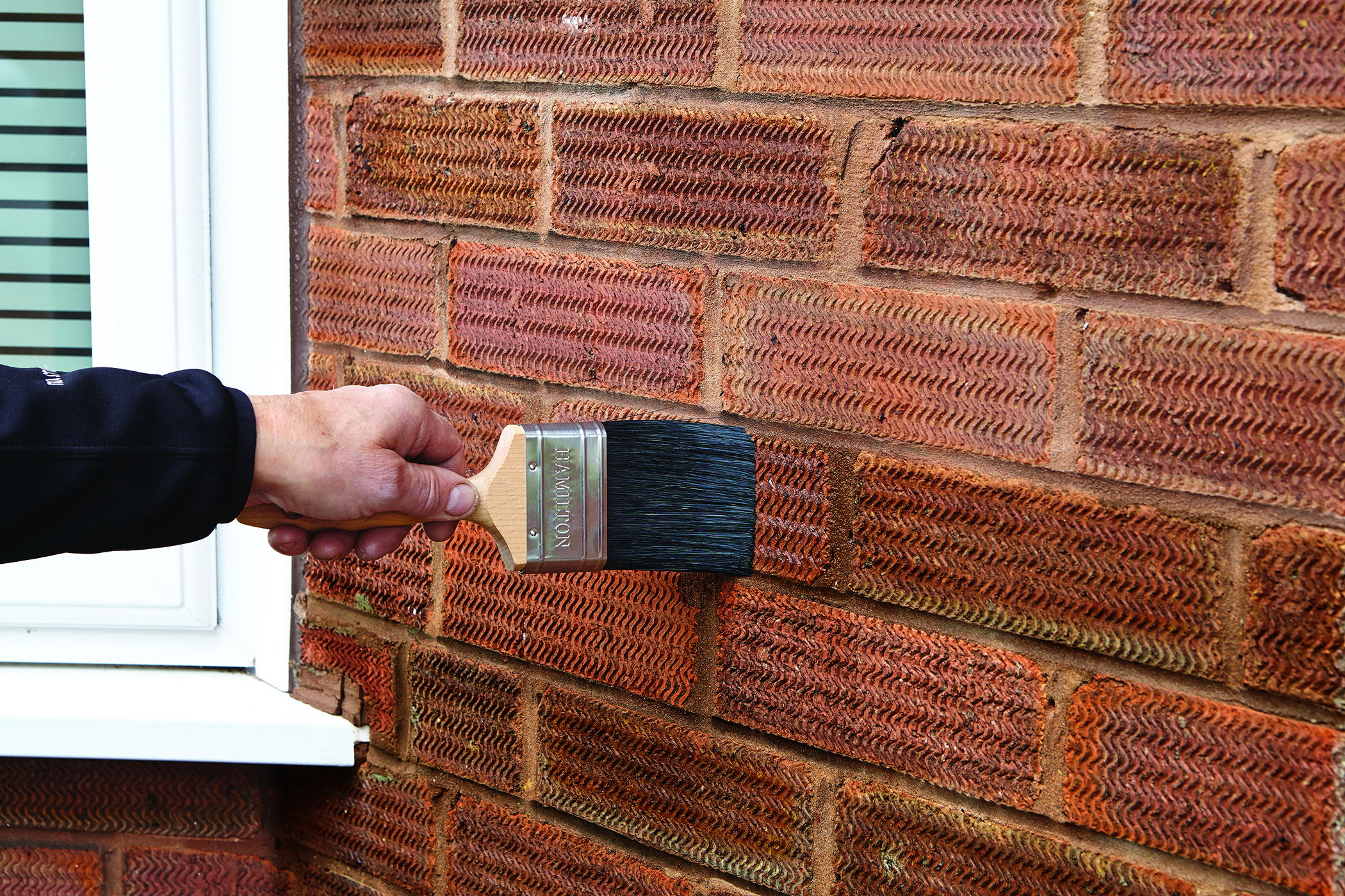 Thompsons_Water_Seal_Application_Exterior_Brick.jpg)